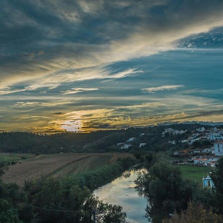 אודמירה Romantic Riverside Retreat מראה חיצוני תמונה