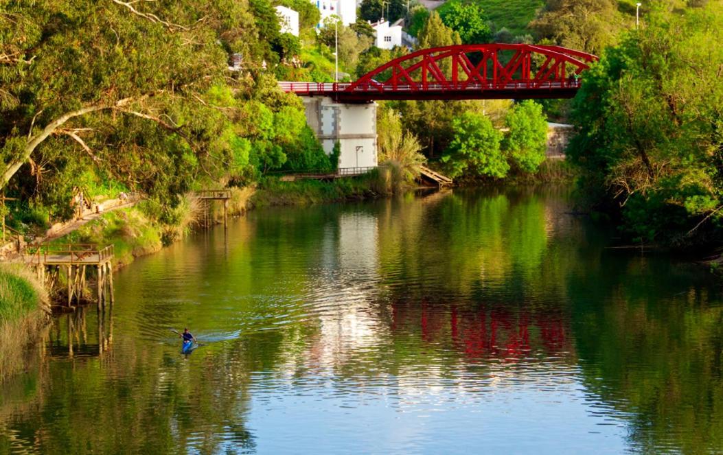 אודמירה Romantic Riverside Retreat מראה חיצוני תמונה
